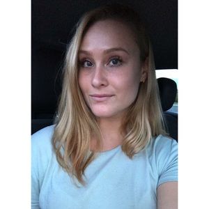 Meet your Posher, Alicia